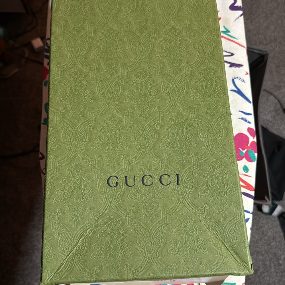 Gucci box